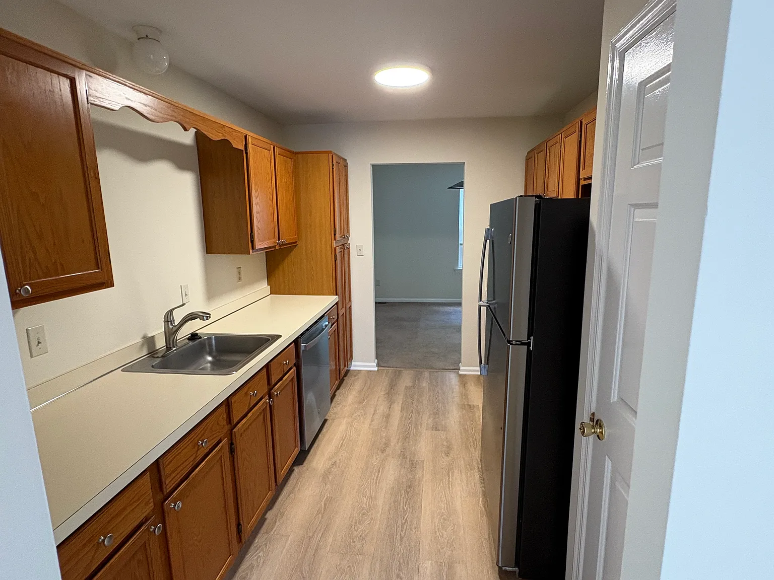 3 bed, 1625 sqft, $2,550 — Photo 4