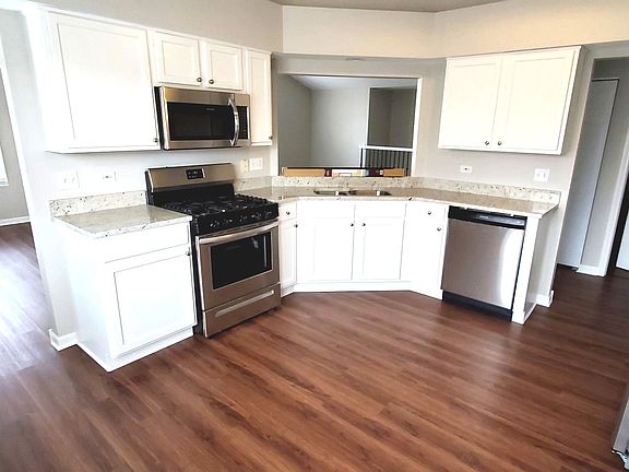 4th image of 2882 Stonewater Dr Unit 2882