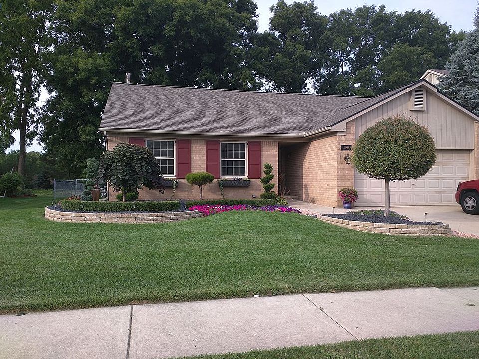 2nd image of 40270 Finley Dr