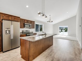 1147 Hidden Ln, New Richmond, WI 54017