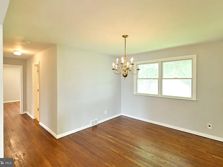 51 Macon Dr — Photo 3