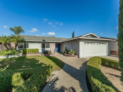5933 E Saginaw Way, Fresno, CA, 93727