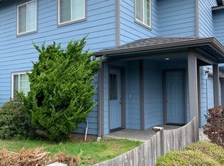 714 Pioneer Rd APT A1, Brookings, OR 97415