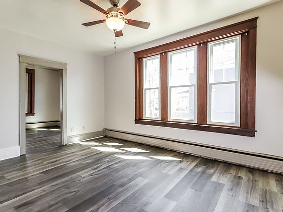 5th image of 51 Eastman Ave #1812