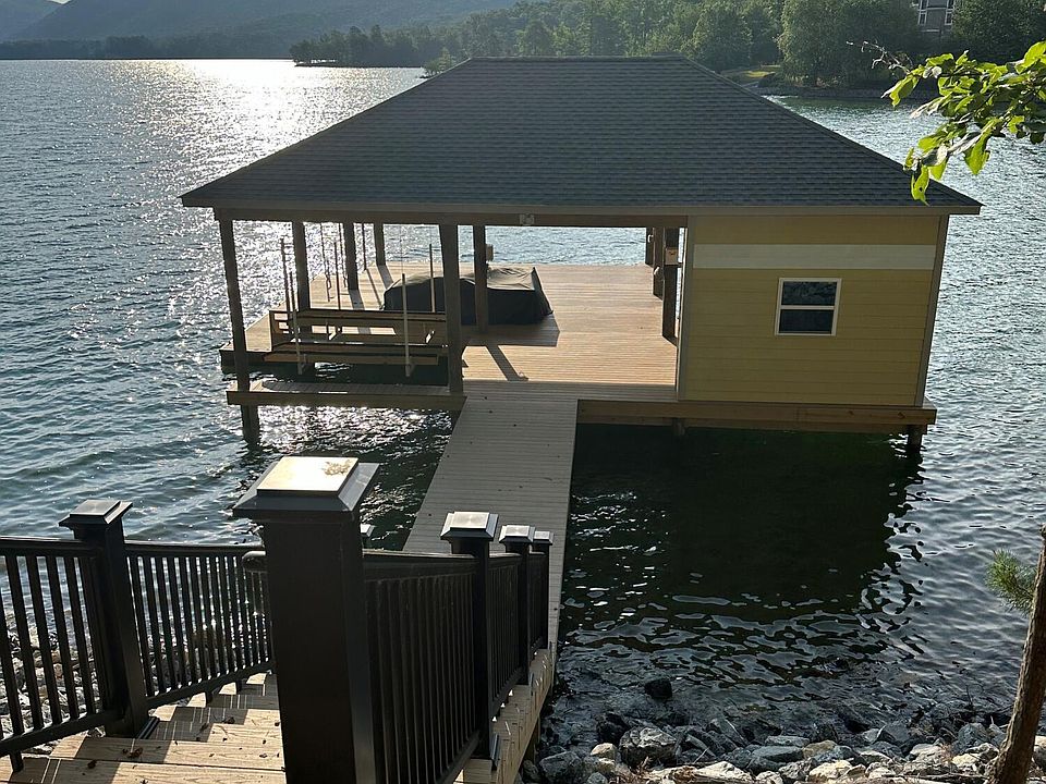 2nd image of 31 Mountain Glen Dr