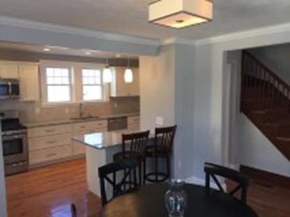 3rd image of 15 Elmore St