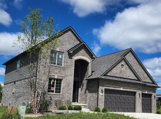 3110 Raffler Dr, Rochester Hills, MI 48307