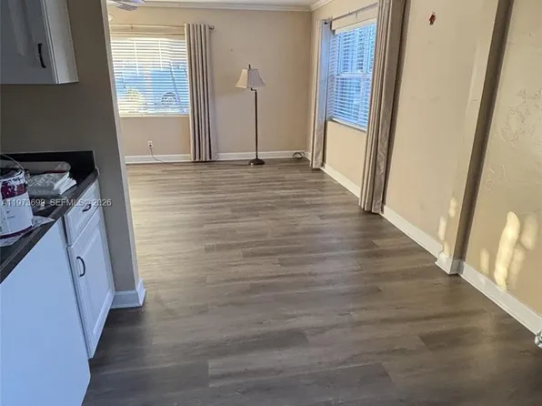 127 Lakeview Ave, Lantana, FL 33462