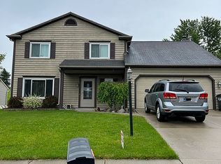 210 N Granada Dr, Kendallville, IN
