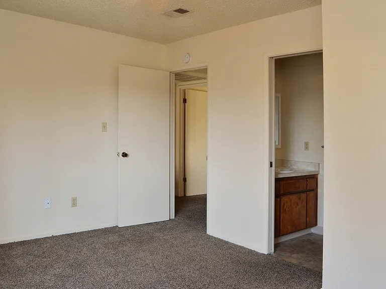 Panorama Pines Apartments — Photo 22