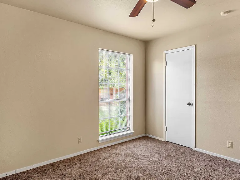 Barclay Apartments - ASK ABOUT OUR SPRING MOVE-IN SPECIAL TODAY! — Photo 48