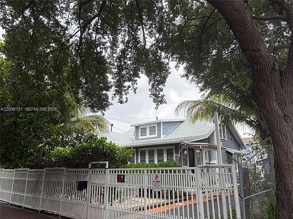 2nd image of 840 SW 13th Ave