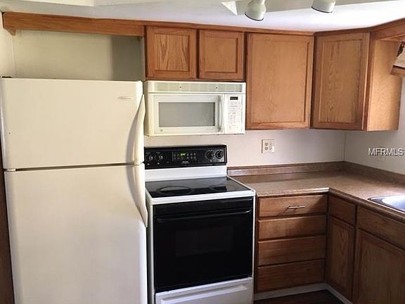 4th image of 3214 Fairmount Dr