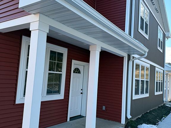 2nd image of 362-364 Woodcrest Ln #362