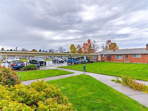 3rd image of 680 NE 16th Ave #658