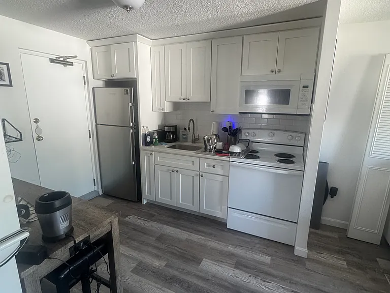 21 Walnut St #5 — Photo 1