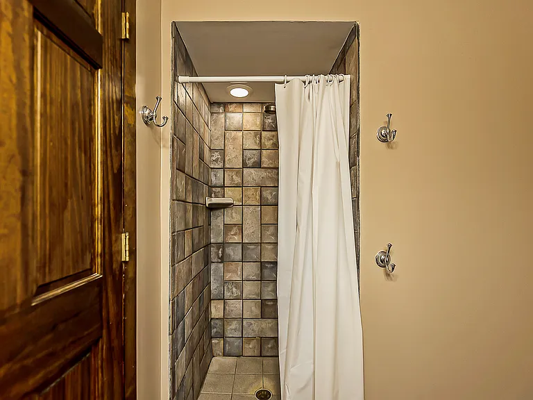 7666 Bishop Rd — Photo 38