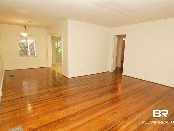 4th image of 106 Pier Ave