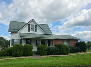 302 S Washington St, Eau Claire, PA 16030
