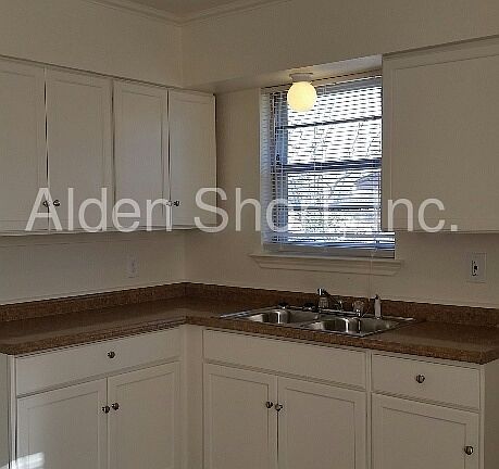 2nd image of 1516 Woodcrest Dr