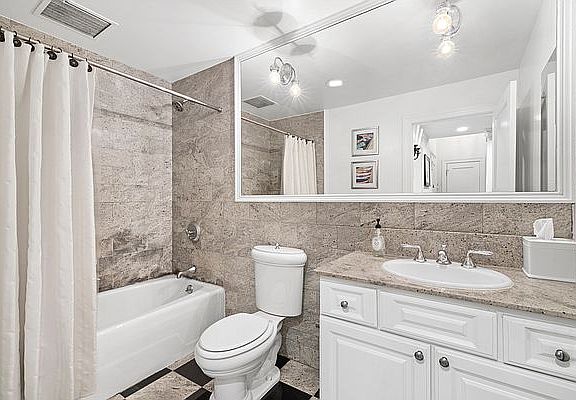 5th image of 44 W 69th St APT 1B