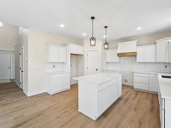 4th image of 4656 177th St