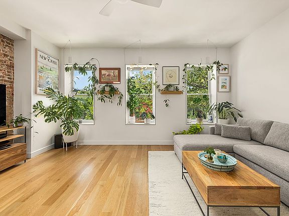 3rd image of 320 Tompkins Ave