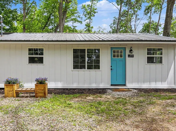 78750 South Ct, Lawton, MI 49065