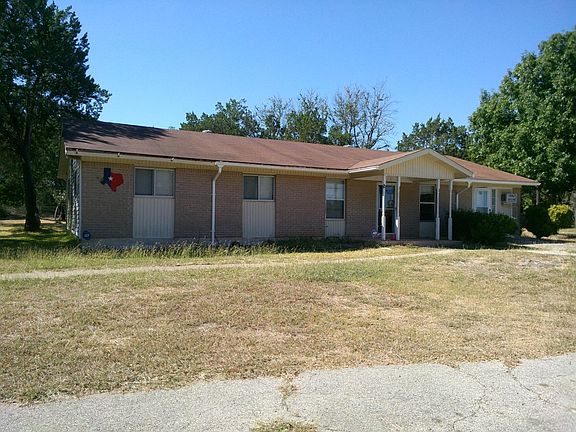4th image of 205 Circle Dr