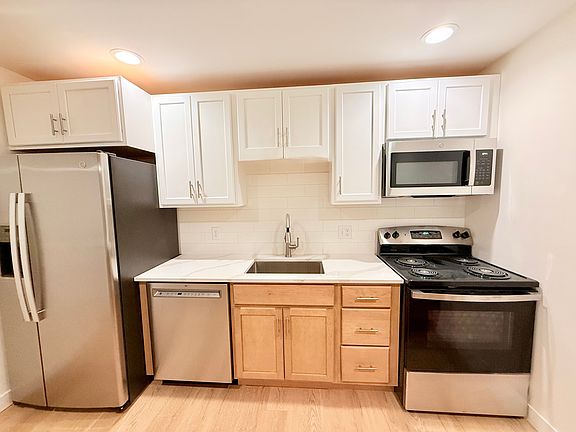 3rd image of 420 Minneopa Ave #202
