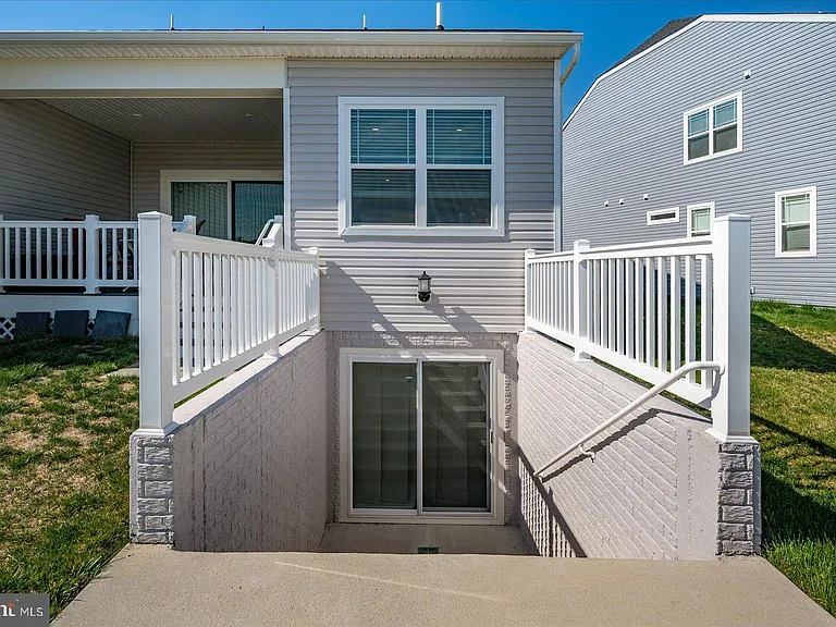 34207 Graham Cir — Photo 17