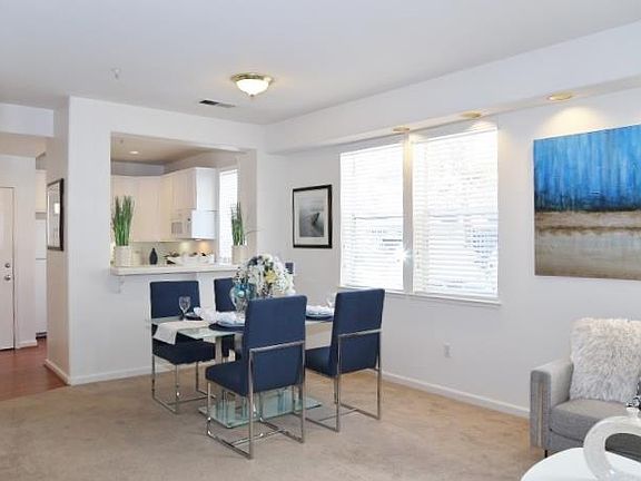 5th image of 905 Sunrose Ter APT 109