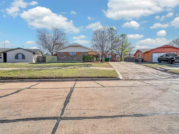 805 NW 49th St, Lawton, OK 73505