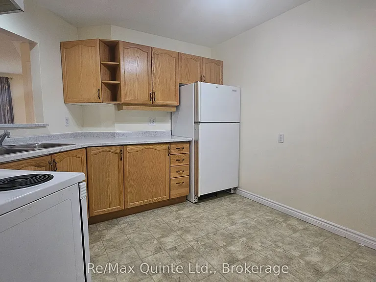 1171 Millwood Ave #4 — Photo 4