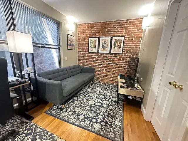 1 bed, 400 sqft, $2,600 — Photo 2