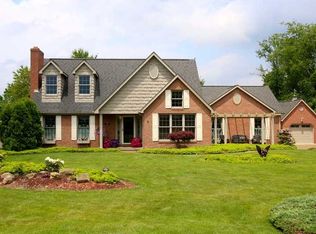 102 Meadow Dr, Beaver Falls, PA 15010