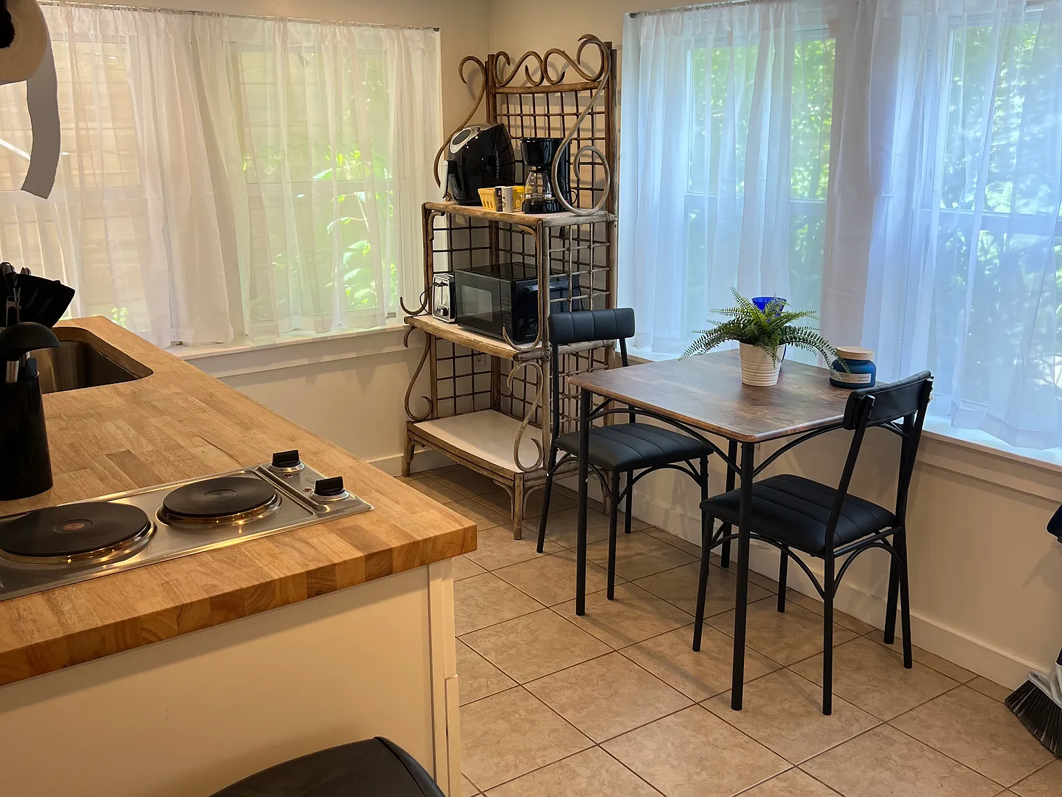 Studio, 400 sqft, $1,300 — Photo 4