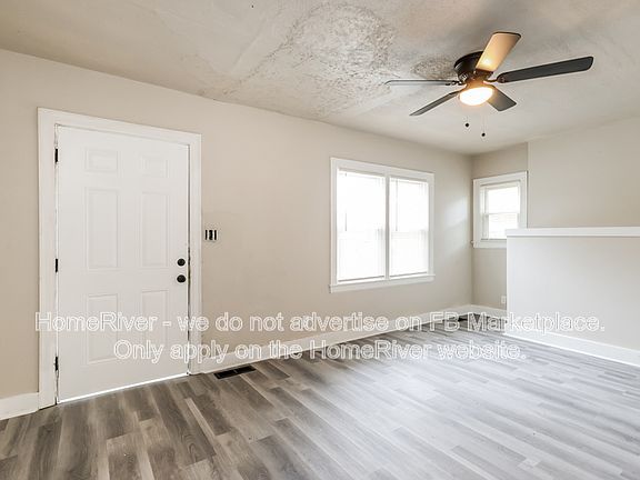 2nd image of 1529 Larchmont Ave