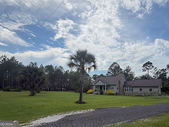 3rd image of 3231 Pear Ave