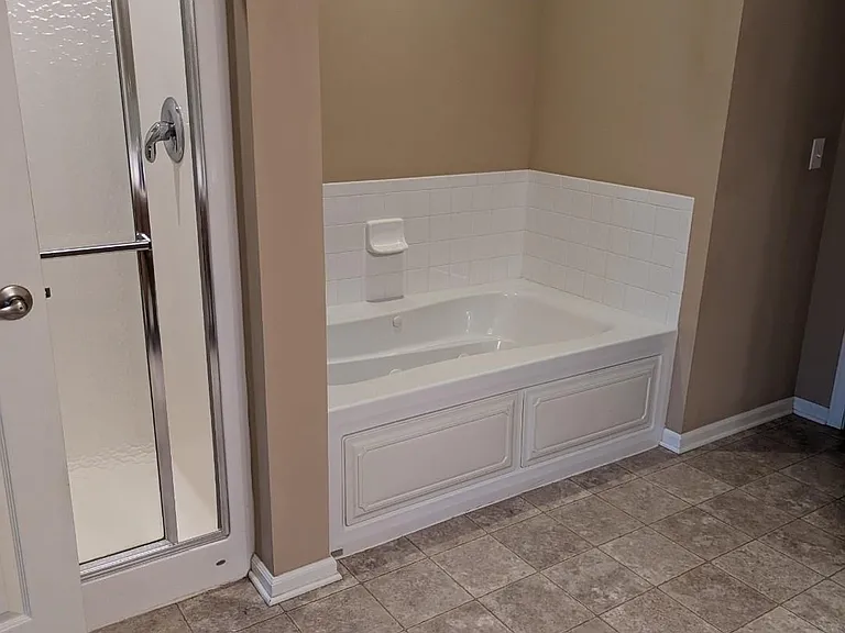 908 Port Royal Dr — Photo 5