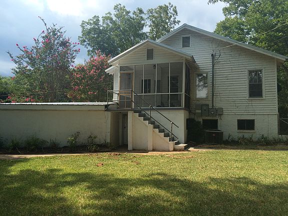 Screened porch & fenced yard