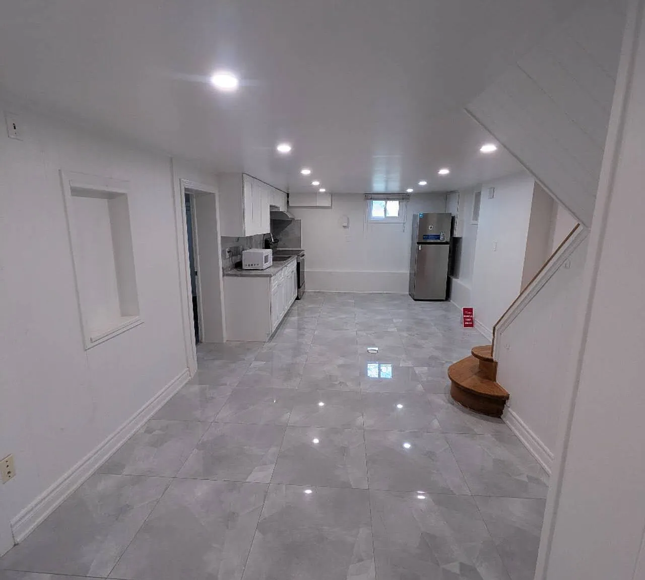 3 bed, $2,000 — Photo 2