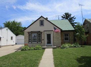 2415 S 10th St, Manitowoc, WI 54220