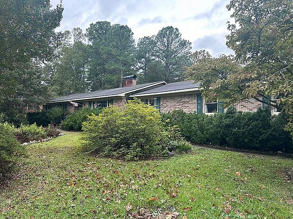 3rd image of 160 Pine Hill Ln