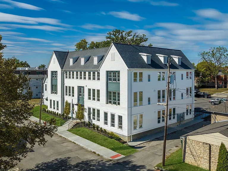 Flats On East Gay