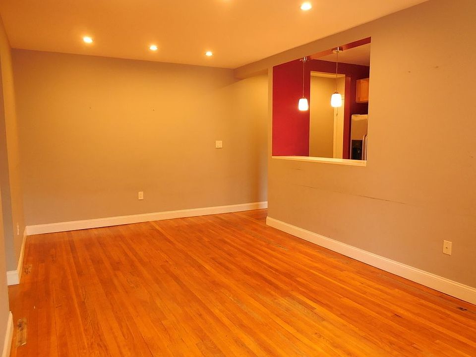 1st image of 3069 Hobart St #Numthree