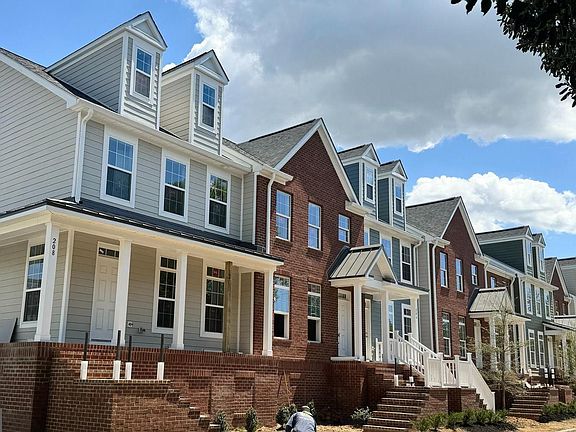 4th image of 300 Dixon St Unit 207