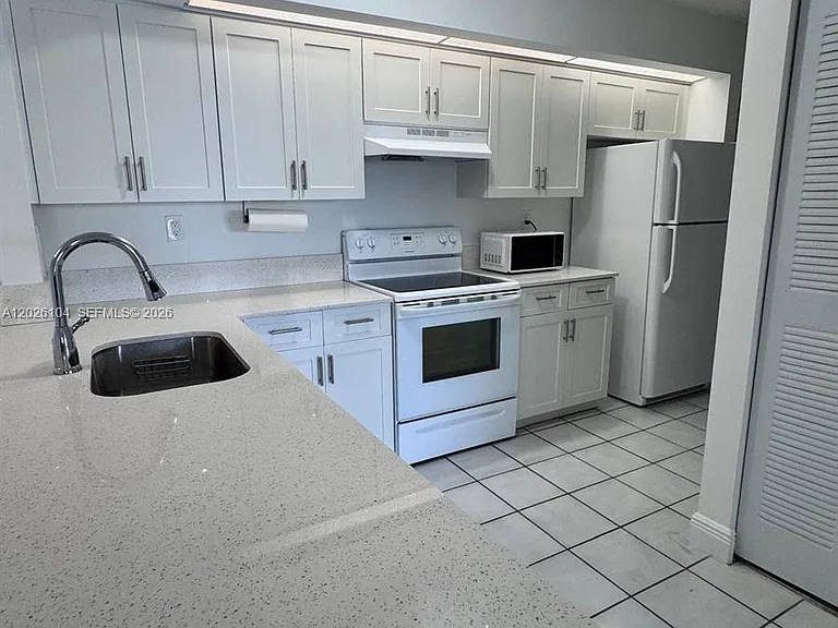 8600 SW 212th St #308 — Photo 5