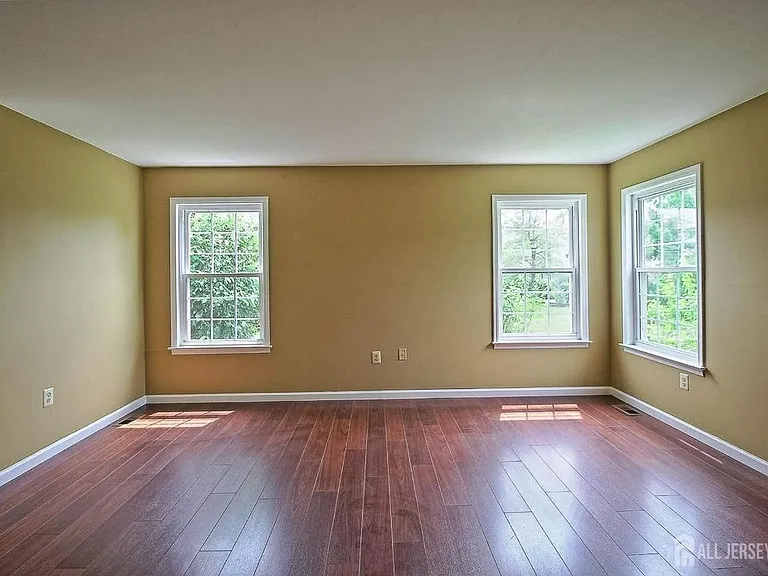 2 Bristol Ct — Photo 19