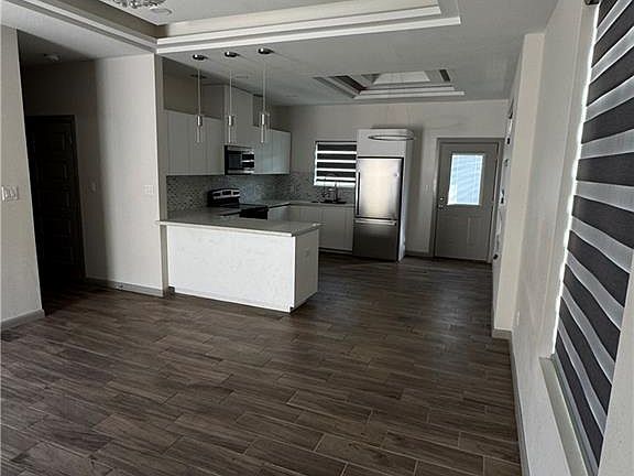 5th image of 1603 Angelina Dr #1